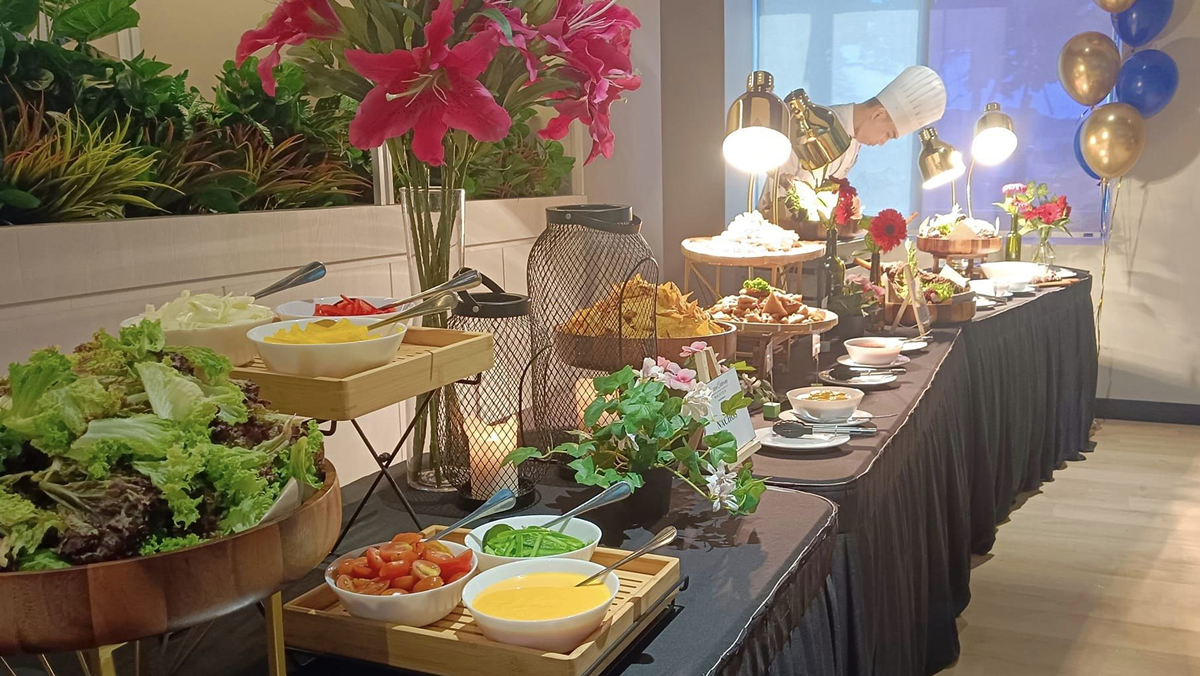 Buffet Catering with Live Cooking Stalls