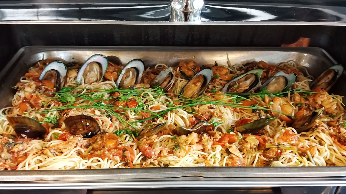 Seafood Pasta in Food Heater